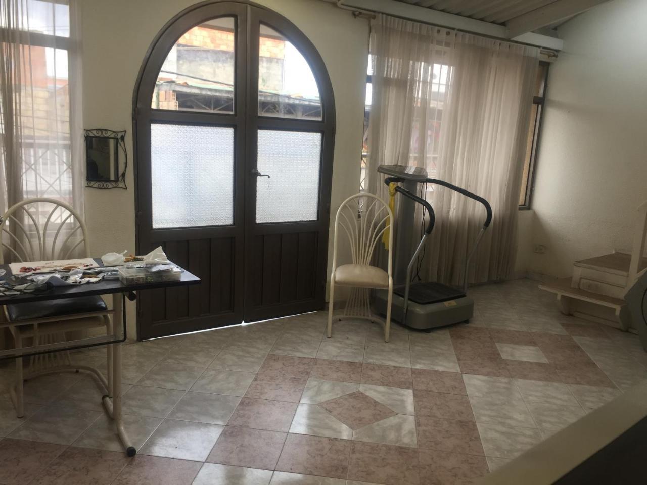 דירות בוגוטה Casa Familiar מראה חיצוני תמונה